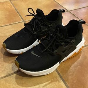 Men’s Nike Presto React size 9.5 (USED)
